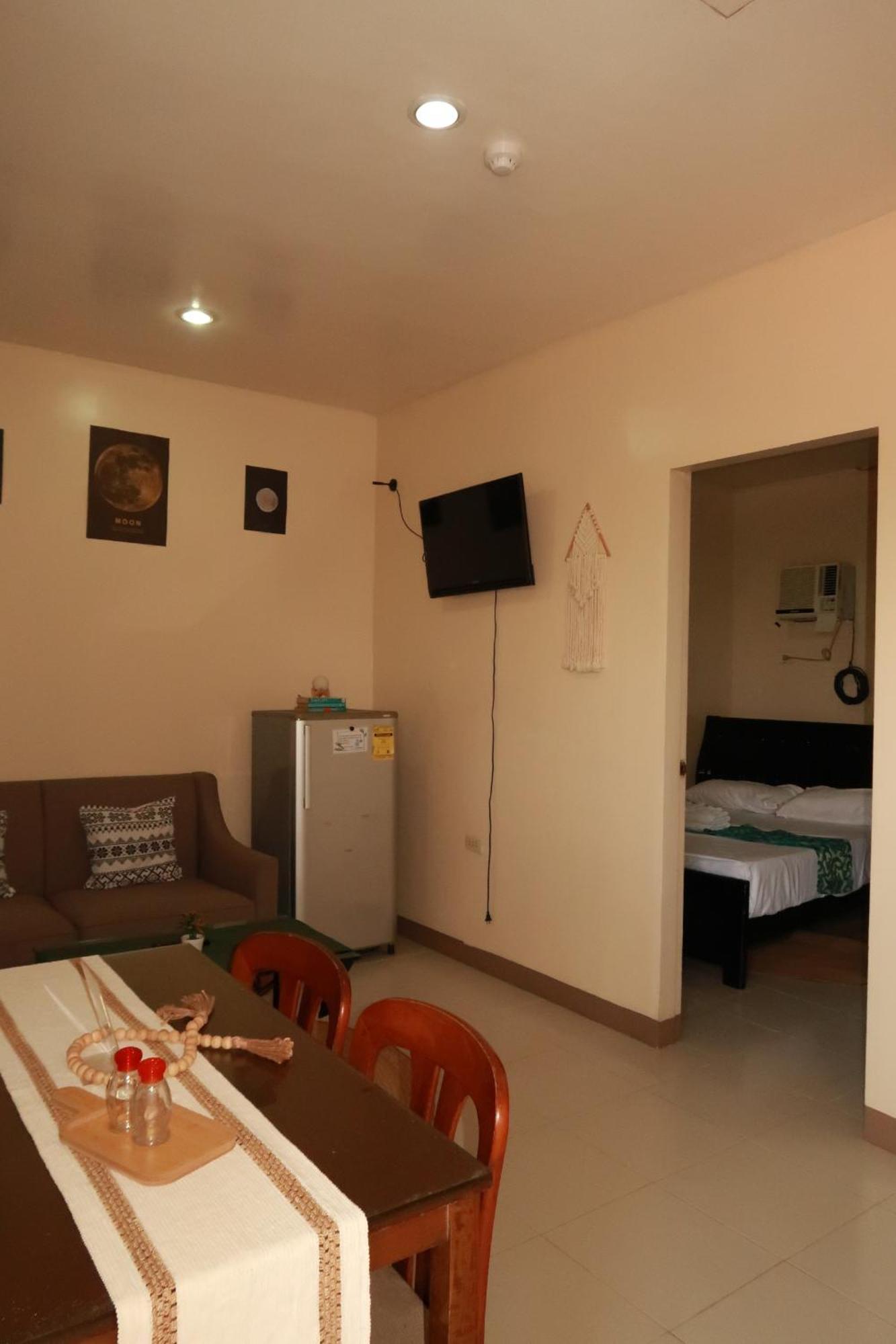 Jo-Cris Apartelle Lapu-Lapu City Exterior foto