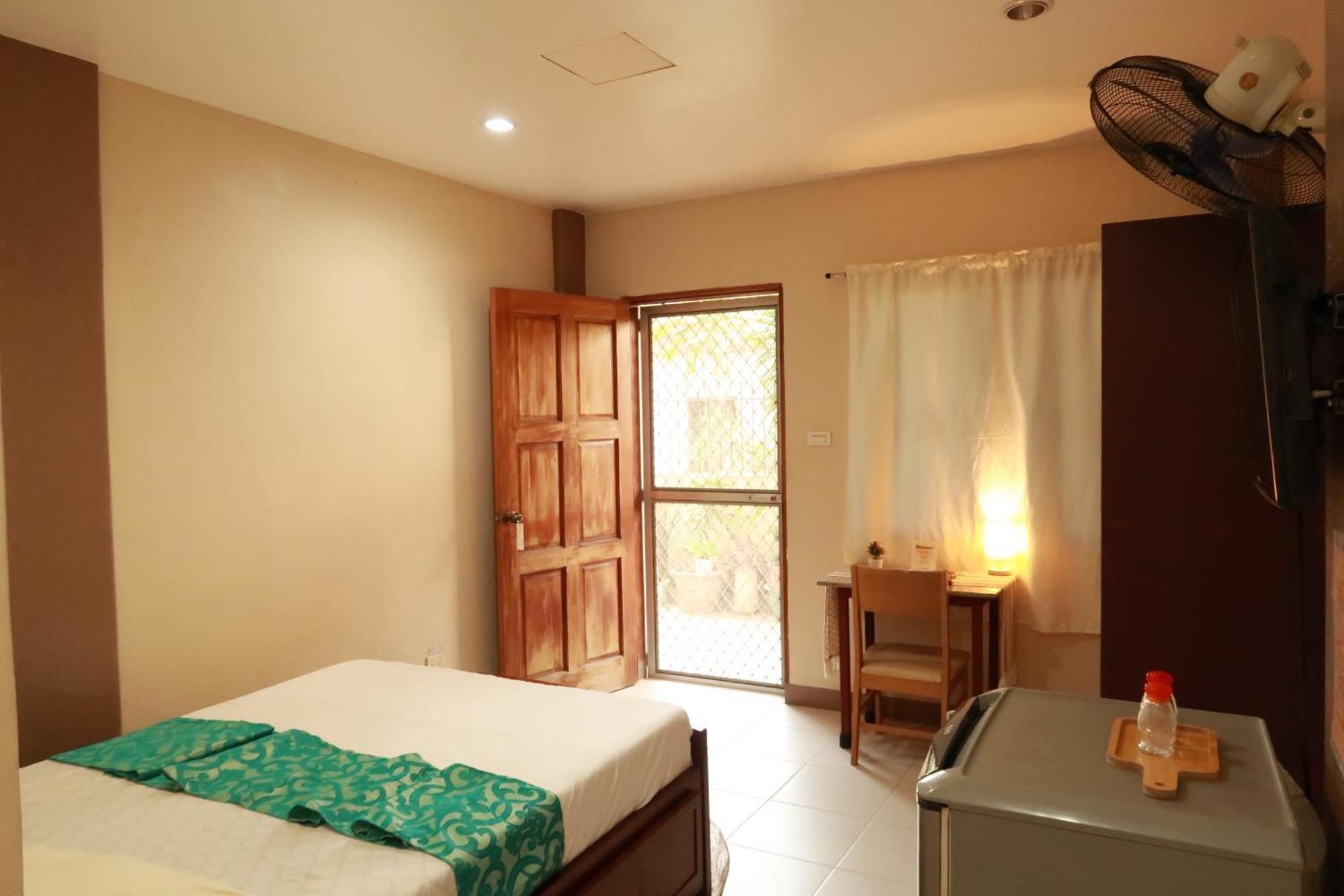 Jo-Cris Apartelle Lapu-Lapu City Exterior foto