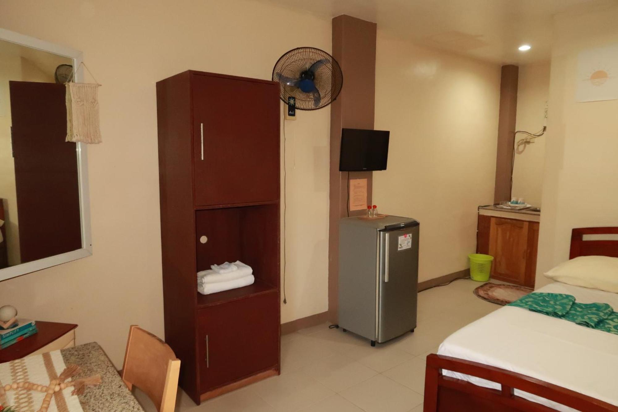 Jo-Cris Apartelle Lapu-Lapu City Exterior foto